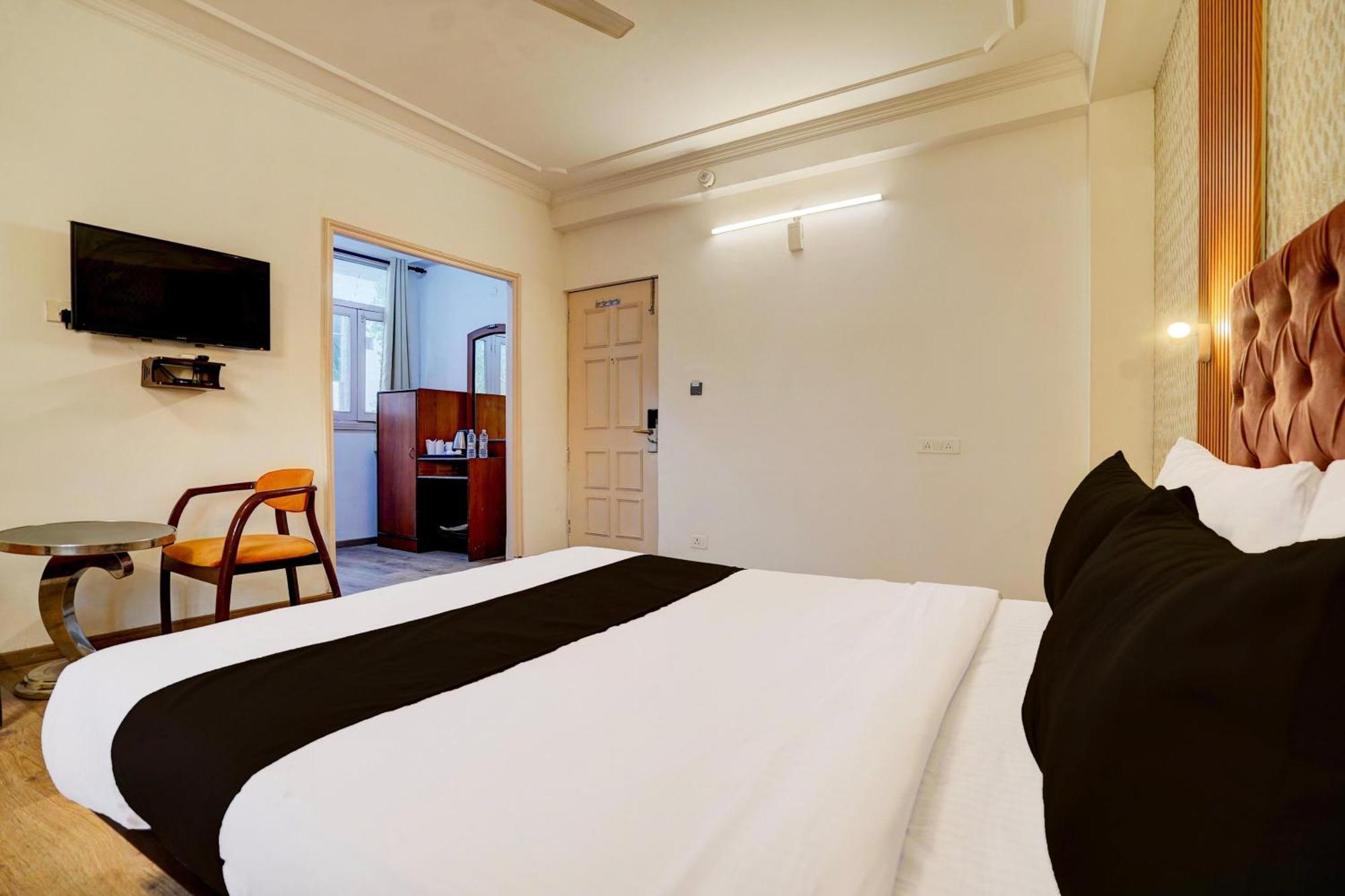 Super Townhouse Jageer Palace Near Mayapuri Chowk New Delhi Bagian luar foto