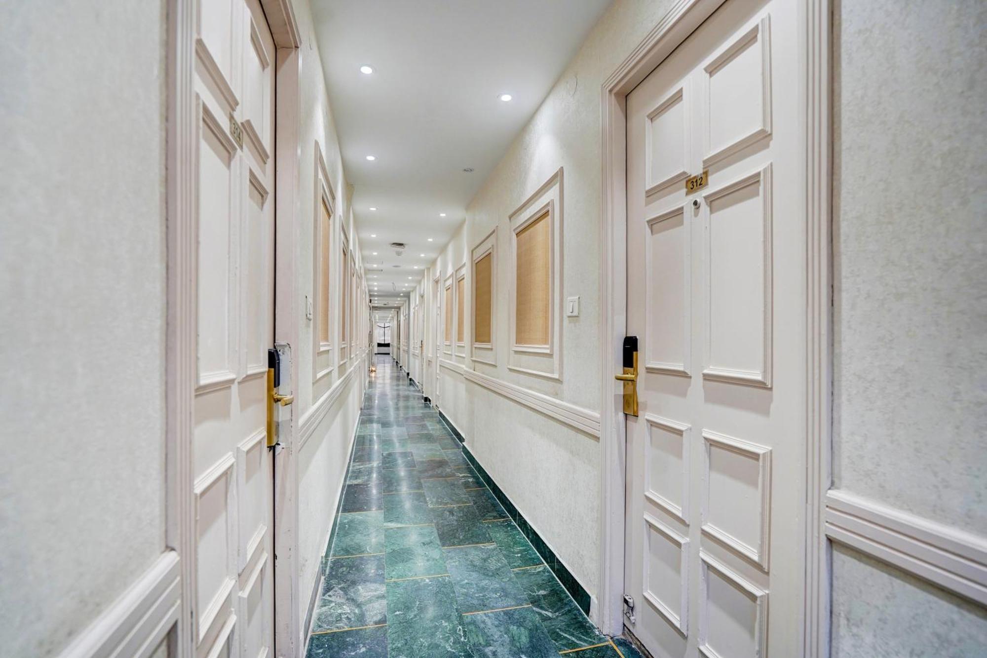 Super Townhouse Jageer Palace Near Mayapuri Chowk New Delhi Bagian luar foto